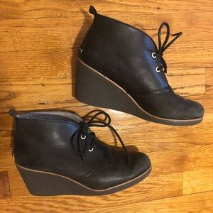 Sperry black leather wedges/ bootie